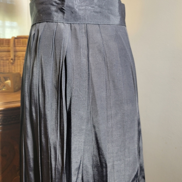 VINTAGE STUDIO BLACK SHINY PLEATED MINI SKIRT - Picture 6 of 7